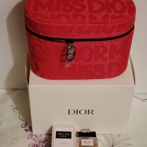 CD Pink Vanity & Miss Dior Essence Set